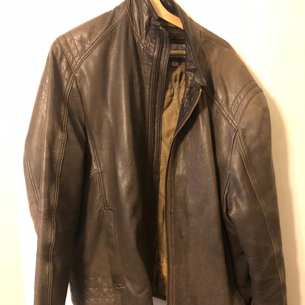 Men’s brown leather jacket